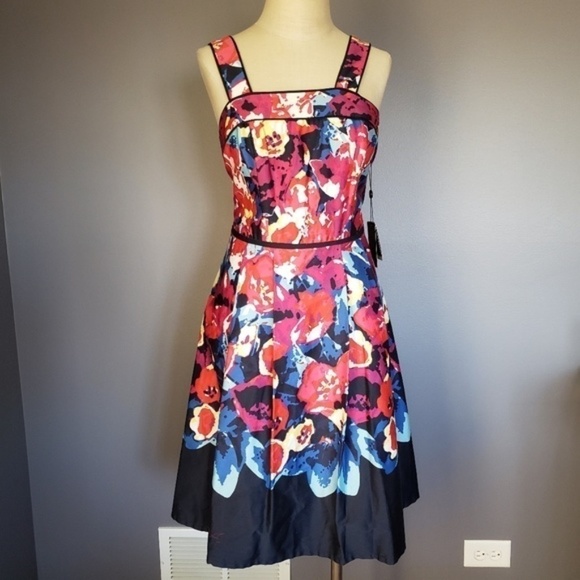 Adrianna Papell Dresses & Skirts - NWT Adrianna Papell Vibrant Print Sleeveless Dress